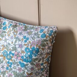 Gallery™ Multicoloured Ditsy Floral Print Effect Indoor Cushion, (L)45Cm X (W)45Cm - thumbnail 5
