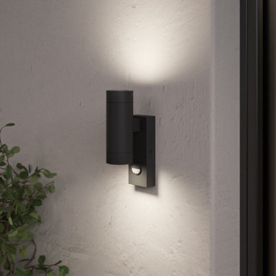 GoodHome Tongoa Fixed Matt Black Pir With Motion Sensor Outdoor Wall Light 25W - image 1
