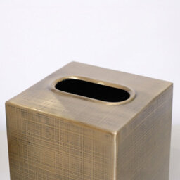 Melody Maison Brass Gold Textured Metal Tissue Box Holder - thumbnail 5