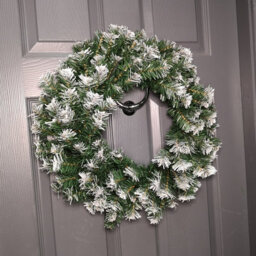 Samuel Alexander 55Cm Premier Christmas Snow Tipped Green Pine Pvc Door Wreath - thumbnail 2
