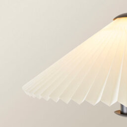 Valuelights Black Metal Wavy Stem Floor Lamp With A White Origami Pleated Shade - thumbnail 3