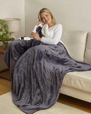 Country Club Heated Sherpa Blanket Blanket/throw Grey 130X160Cm - image 1
