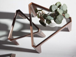 Angel Cerda Modern Triangular Corner Table In Tempered Glass And Walnut - thumbnail 4
