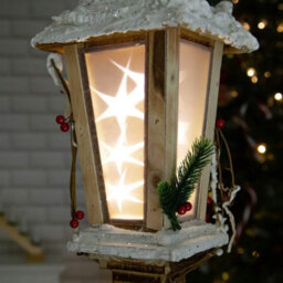 Shatchi 85Cm Wooden Lamppost Warm White Rotating Star Leds Snow Covered Lantern Indoor Christmas Decorations, Wood, Brown - thumbnail 4