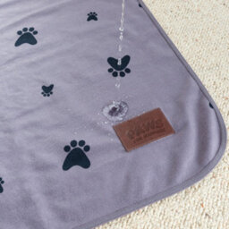 Slumberdown Waterproof Pet Blanket, Grey, Medium - thumbnail 3