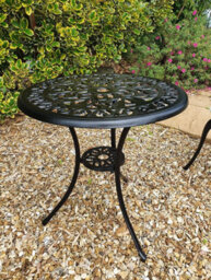 Sh&g Scotney 2 Seat Bistro Set - 3 Piece Round Table & Chairs - Black Aluminium With Cream Cushions - Indoor & Outdoor - thumbnail 6