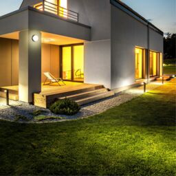 Luceco Fixed Matt Black & White Mains-Powered (Wired) Led Outdoor Bulkhead Wall Light 700Lm (Dia)21.5Cm - thumbnail 4