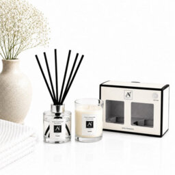 Aroma Naturals Minimalist Luxe Candle & Reed Diffuser Gift Set Blackberry, Pomegranate Scent - thumbnail 3