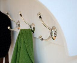 Statement Furniture Tetbury Hallway Hanging Shelf With Storage Baskets - White - thumbnail 4