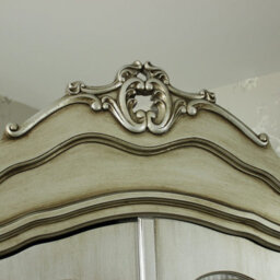 Melody Maison Silver Mirrored Double Wardrobe, Chest Of Drawers And Pair Of Bedside Tables - Tiffany Range - thumbnail 6