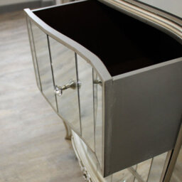 Melody Maison Silver Mirrored Double Wardrobe, Chest Of Drawers And Pair Of Bedside Tables - Tiffany Range - thumbnail 8