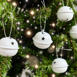 Melody Maison Set Of 8 White Hanging Bell Christmas Decorations - 4Cm - thumbnail 4