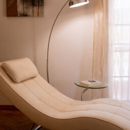 Beliani Aurora Silver Floor Lamp 155Cm - Adjustable Arching Arm With Dome Shade, Industrial Steel. - thumbnail 1