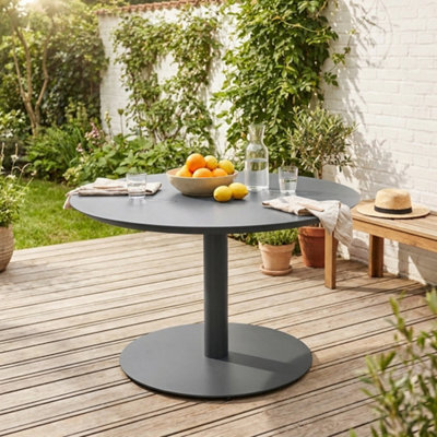 Sweeek - Round Aluminum Garden Table Diam.140Cm Seats 6 Anthracite - Oreva - image 1