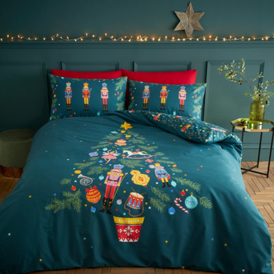 Catherine Lansfield Bedding Christmas Nutcracker Reversible Duvet Cover Set With Pillowcases Green - image 1