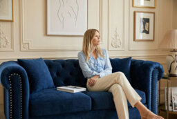 Velvet Navy Blue 3 Seater Chesterfield Sofa With Acrylic Feet - thumbnail 8