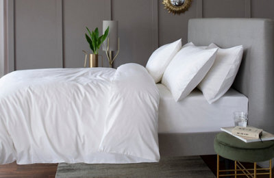 The Lyndon Company Peninsula 1000 Thread Count Sateen Pillowcase - image 1