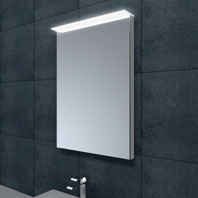 Plum&clay Venture Led Illuminated Bathroom Mirror With Demister & Shaver Socket (H)715mm (W)600mm