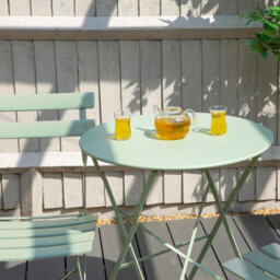 Harbour Housewares 2 Seater Sussex Bistro Set - Round - Sage Green - thumbnail 7