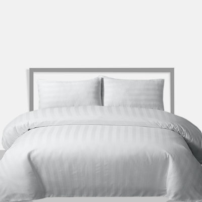 Neel Blue Super King Size Printed Duvet Cover & 2 Matching Pillow Cases - White - image 1