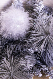 Christmas Tree World 180Cm Decorated Silver Mixed Pine Garland With White Poinsettia - thumbnail 8