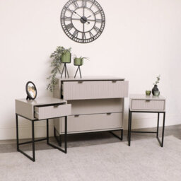 Melody Maison 3 Drawer Chest Of Drawers And Pair Of Bedside Tables - Hesley Taupe Stone Range - thumbnail 3