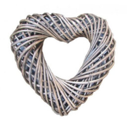 Red Hamper H089 Wicker Medium Heart Shaped Wreath - thumbnail 1