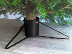 Garden Pride Red Standard Sussex 4.5 Inch Christmas Tree Stand - thumbnail 3