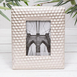 Annibells Silver Embossed Geometric Freestanding Photo Frame 4X6 - thumbnail 1