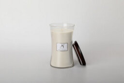 Aroma Naturals Candle 607G Vanilla Coconut Shea Butter Wax 70H Burn Time - thumbnail 1
