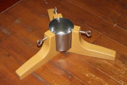 Garden Market Place Wonder Christmas Tree Stand With Water Tank - thumbnail 2