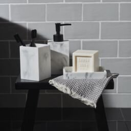 GoodHome Elland Matt White, Grey Marble Effect Polyresin Freestanding Soap Dispenser - thumbnail 3