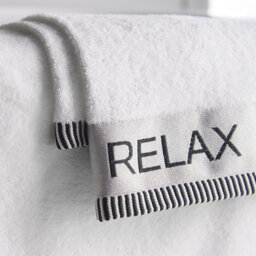 Catherine Lansfield Relax And Unwind Bath Sheet White - thumbnail 2