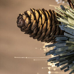 Christmas Tree World The 6Ft/180Cm Frosted Led Pine Fibre Optic Tree - thumbnail 6