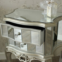 Melody Maison Bedroom Furniture Set, Mirrored Double Wardrobe, Chest Of Drawers And Pair Of Bedside Chests - Tiffany Range - thumbnail 7