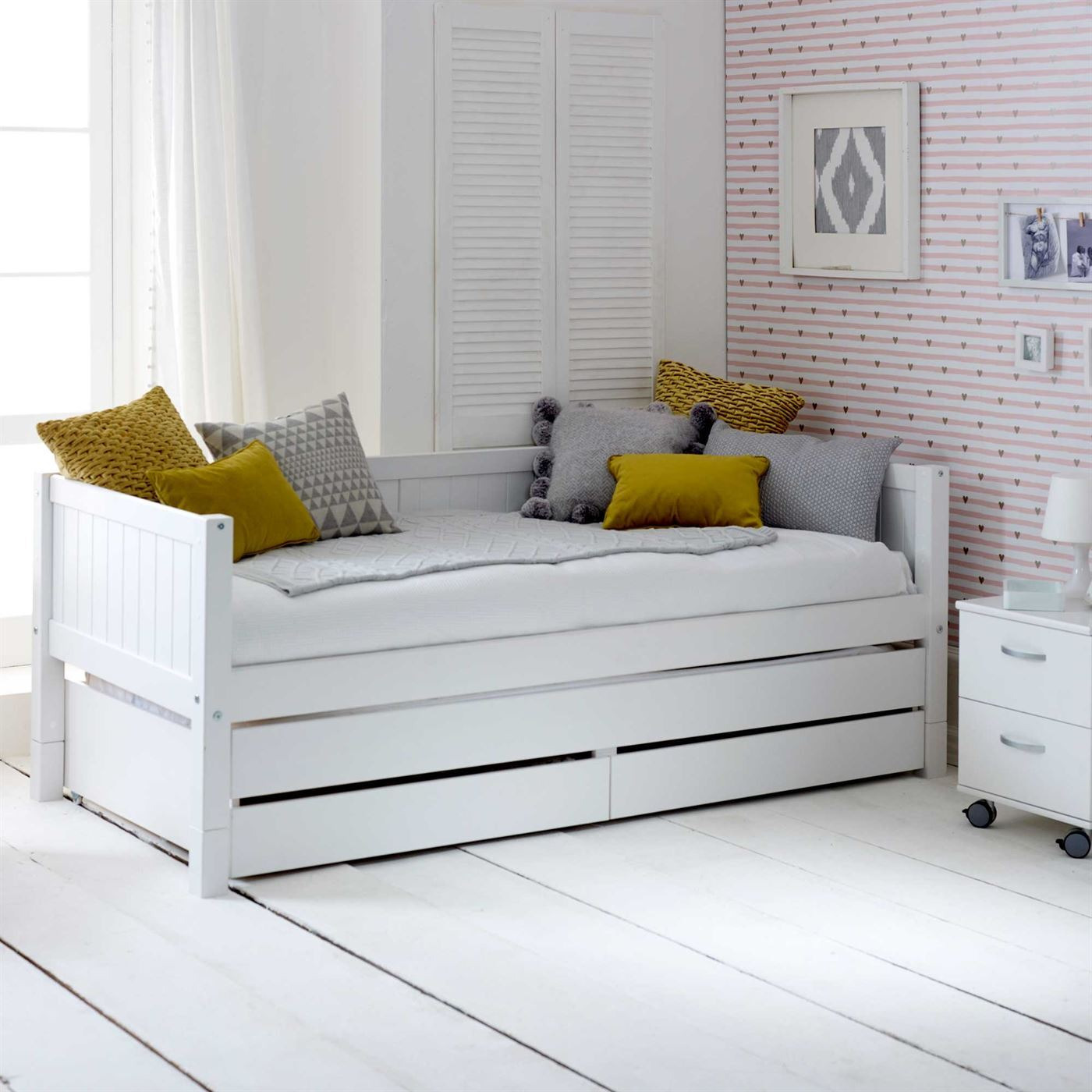Ferdie Daybed With Drawers & Trundle, White Wood - Barker & Stonehouse