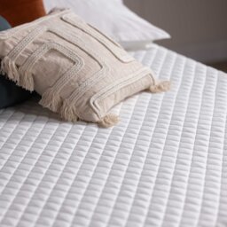 Simba Hybrid Luxe 135x190cm Double Size Mattress, White - Barker & Stonehouse - thumbnail 3