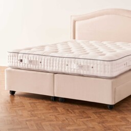Vispring Regal Superb 150X200Cm Mattress, White - Barker & Stonehouse - thumbnail 5
