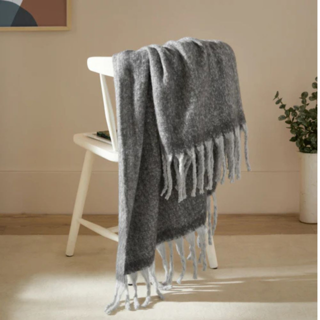 Furn Cozy 140 x 180cm Throw Polyester-Charcoal - image 1