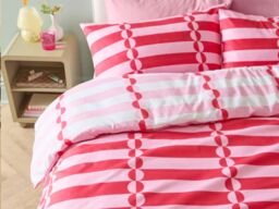 Duvet Day Lottie Reversible Soft Touch Duvet Cover Set-Kingsize-Red & Pink - thumbnail 2