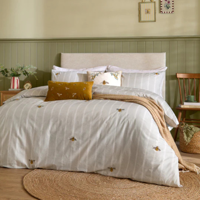 Wylder Ramble Bees Duvet Cover Set Natural-Single - image 1