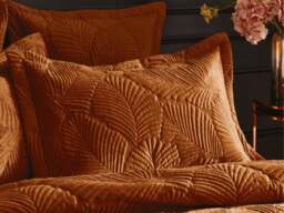 Paoletti Palmeria Quilted Pillowcase -Gold - thumbnail 4