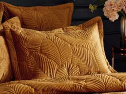 Paoletti Palmeria Quilted Pillowcase -Gold - thumbnail 6