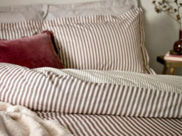Yard Hebden Stripe Pillowcase Pair 100% Cotton Beetroot - thumbnail 2