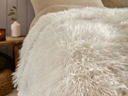 Furn Rowan 130 x 175cm Faux Fur Throw Polyester-Ecru - thumbnail 2