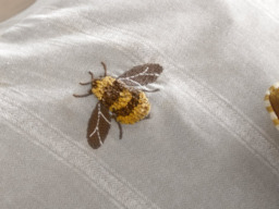 Wylder Ramble Bees Duvet Cover Set Natural-King - thumbnail 5