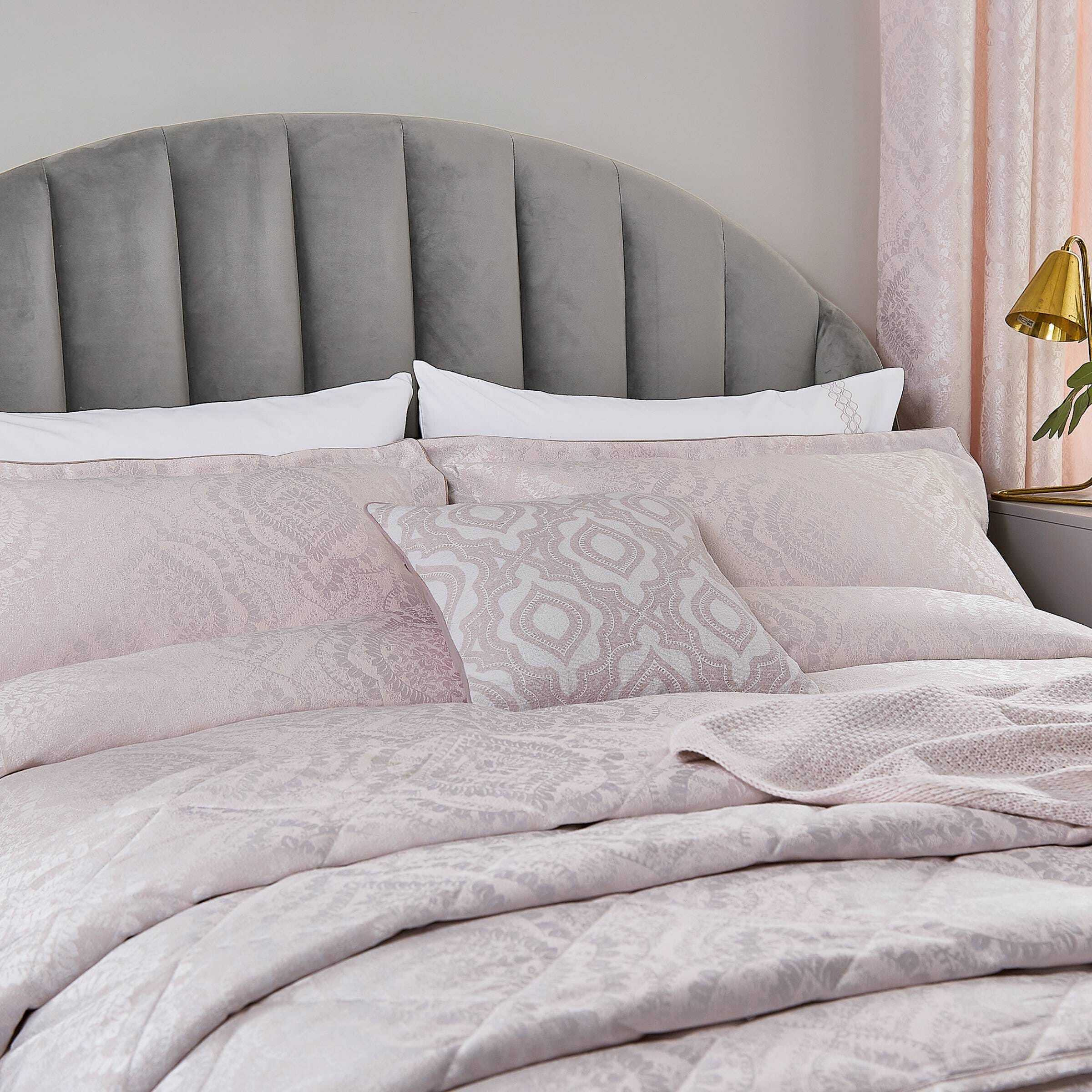 Bedeck 1951 Hamari Kingsize Duvet Cover, Tuberose