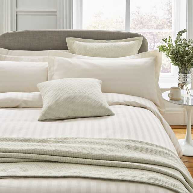 Bedeck of Belfast Fine Linens Adan Double Duvet Cover, Chalk