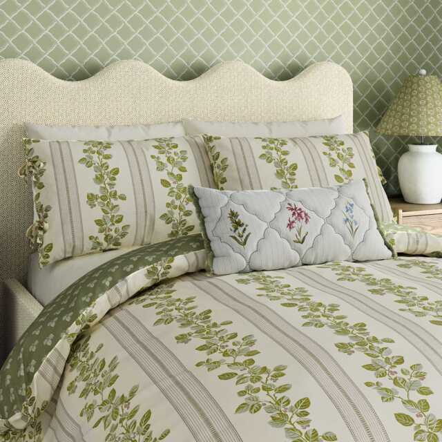 Sanderson x National Trust Cobnut Stripe Super Kingsize Duvet Cover SET, Leaf Green - image 1