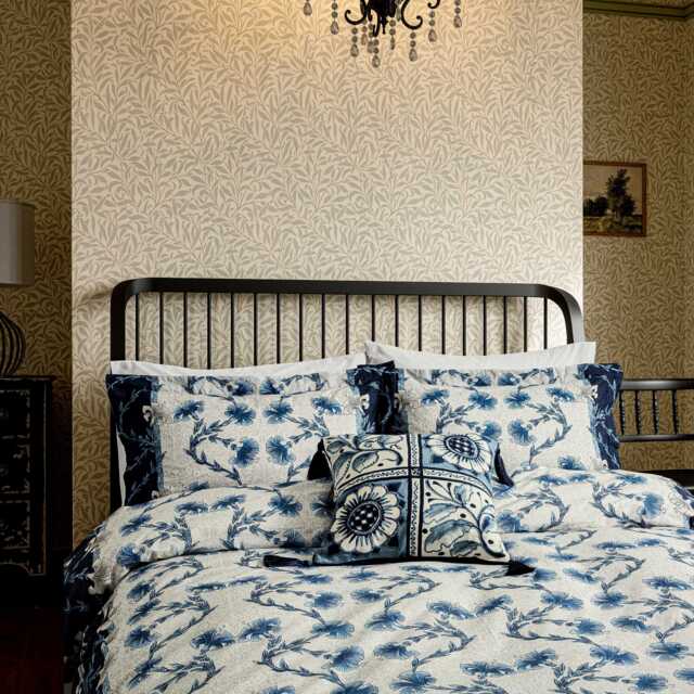 William Morris - V&A Scrolling Carnation Double Duvet Cover Set, Indigo & Ivory - image 1